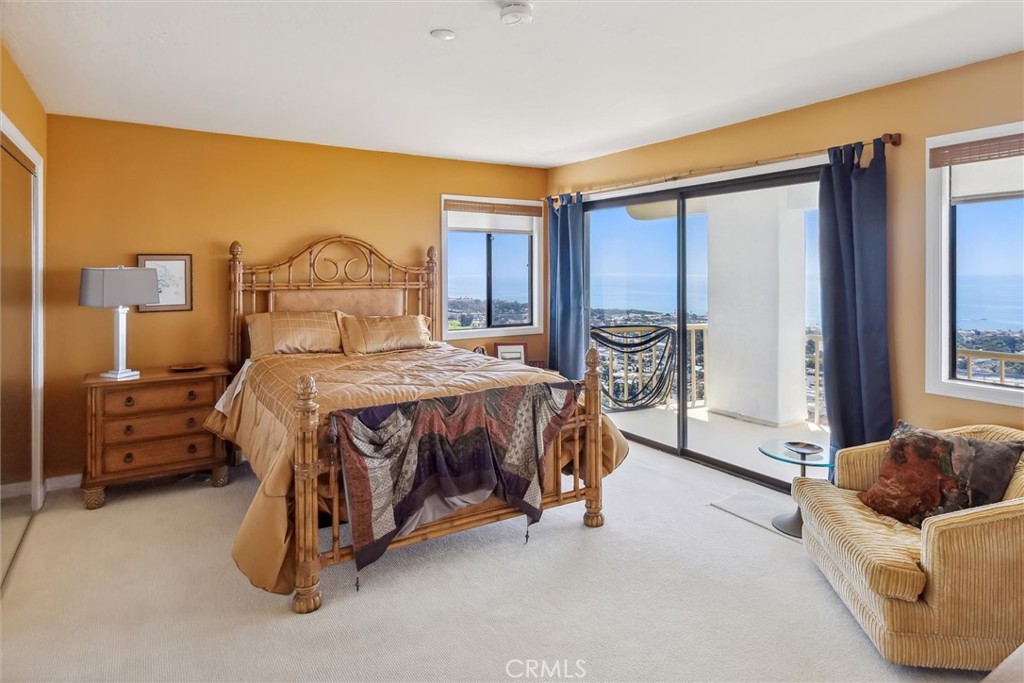 1558 Avenida Salvador