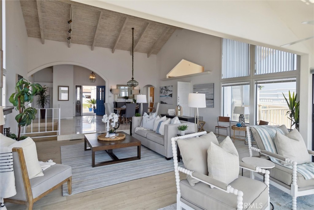 1558 Avenida Salvador