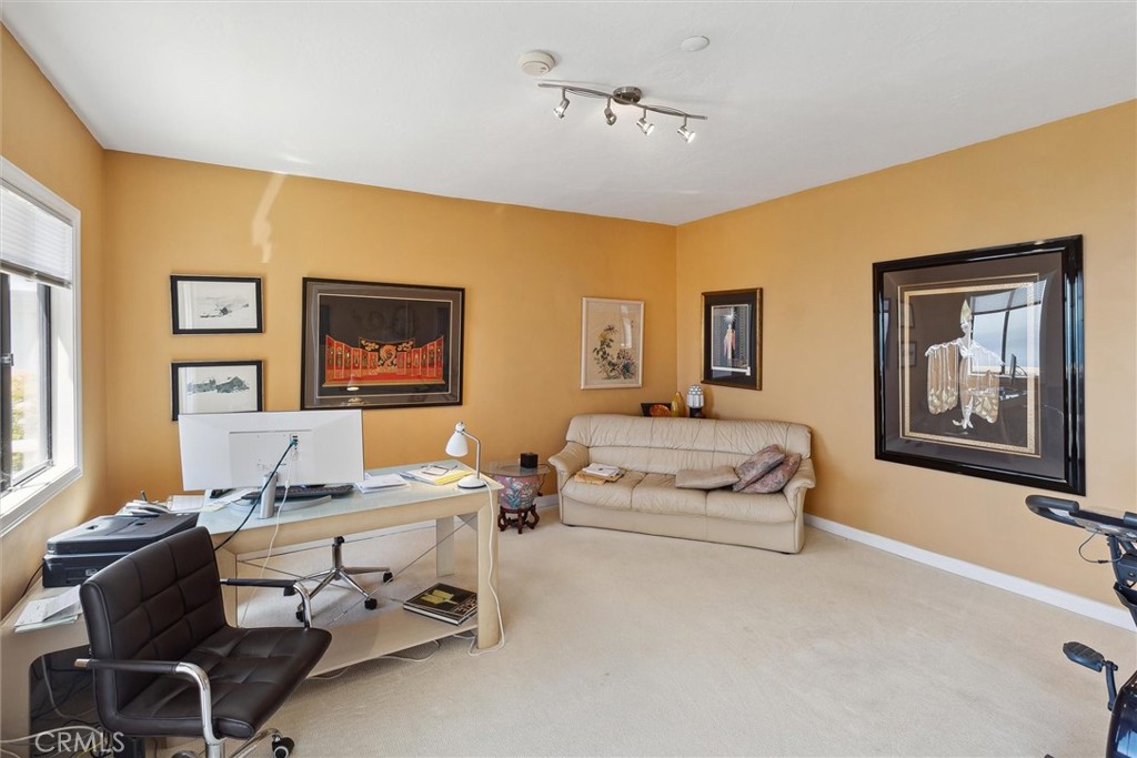 1558 Avenida Salvador