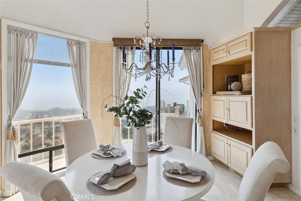 1558 Avenida Salvador