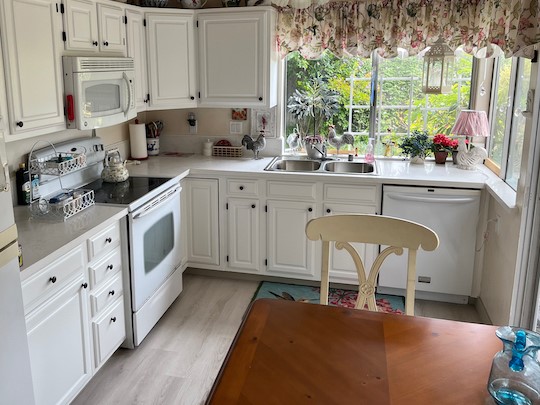 17642 Webster Avenue