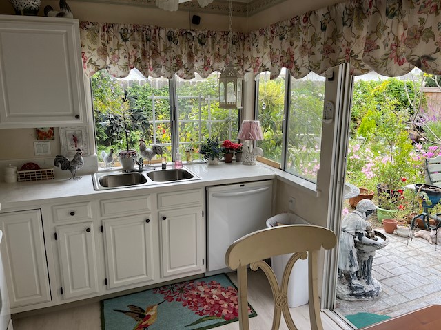 17642 Webster Avenue