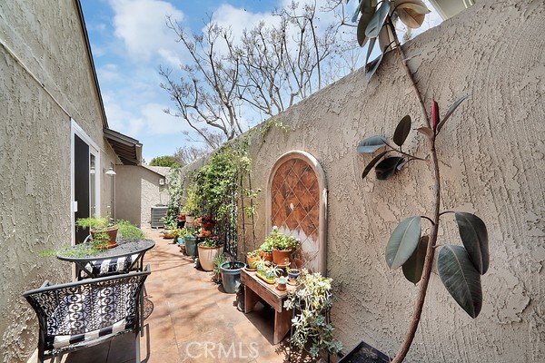 10738 Camino Real