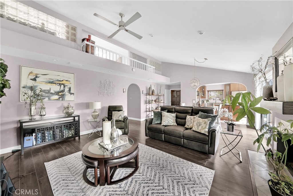 10738 Camino Real