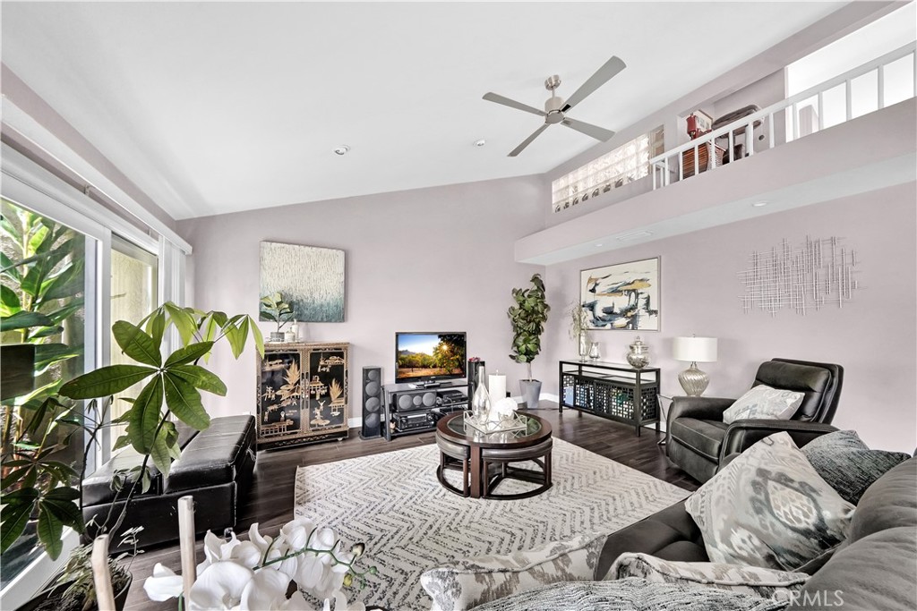 10738 Camino Real