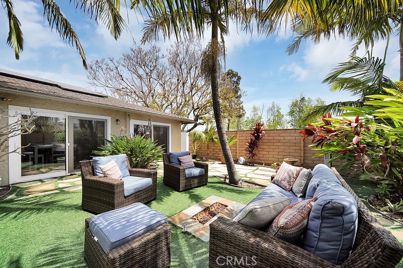 10738 Camino Real