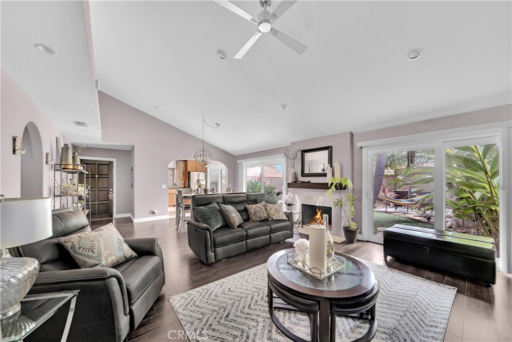 10738 Camino Real