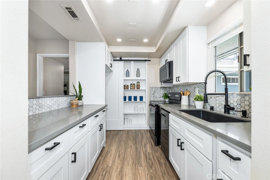 3401 E Wilton Street 302