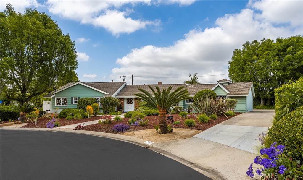 1832 Windsor Lane