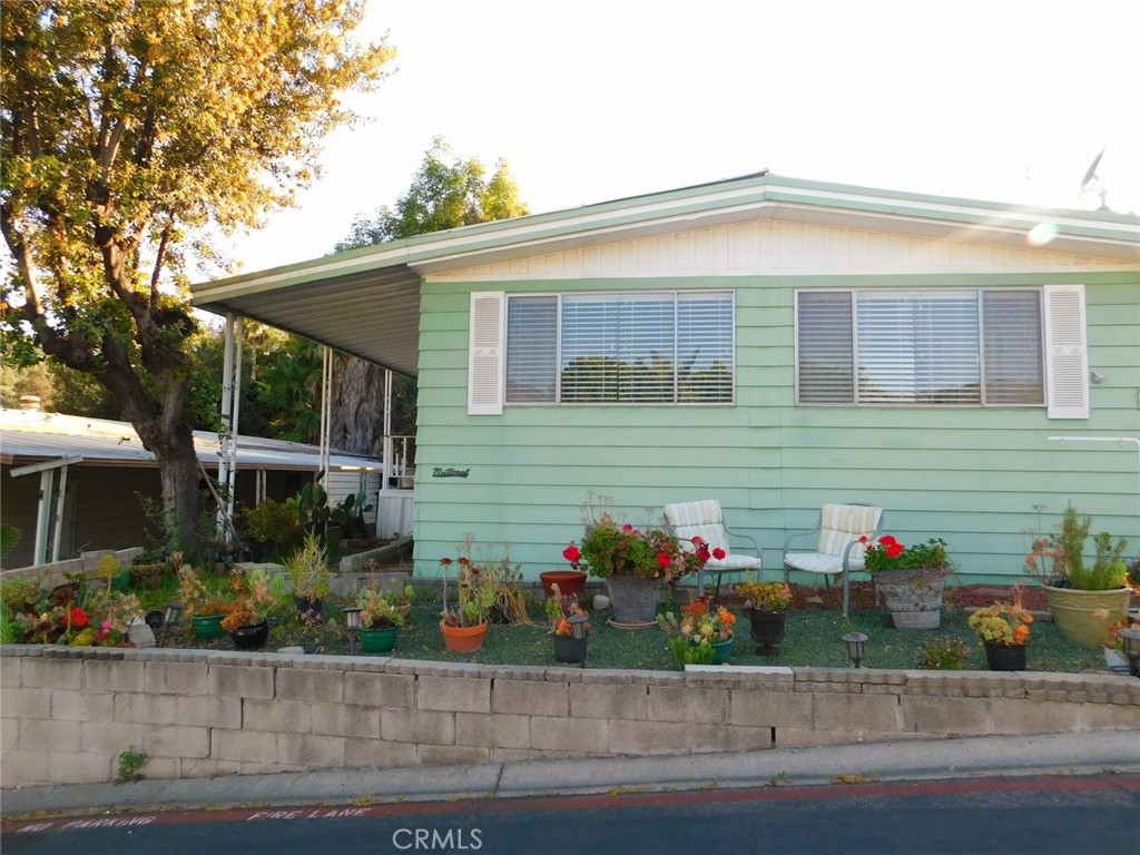 5700 Carbon Canyon 106