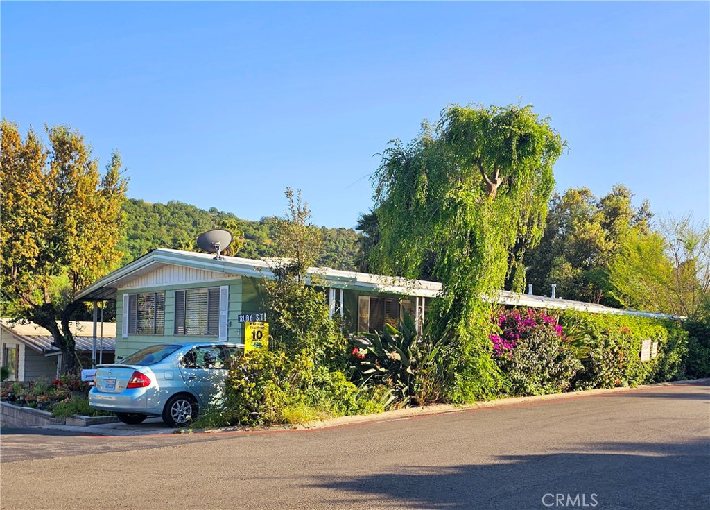 5700 Carbon Canyon 106