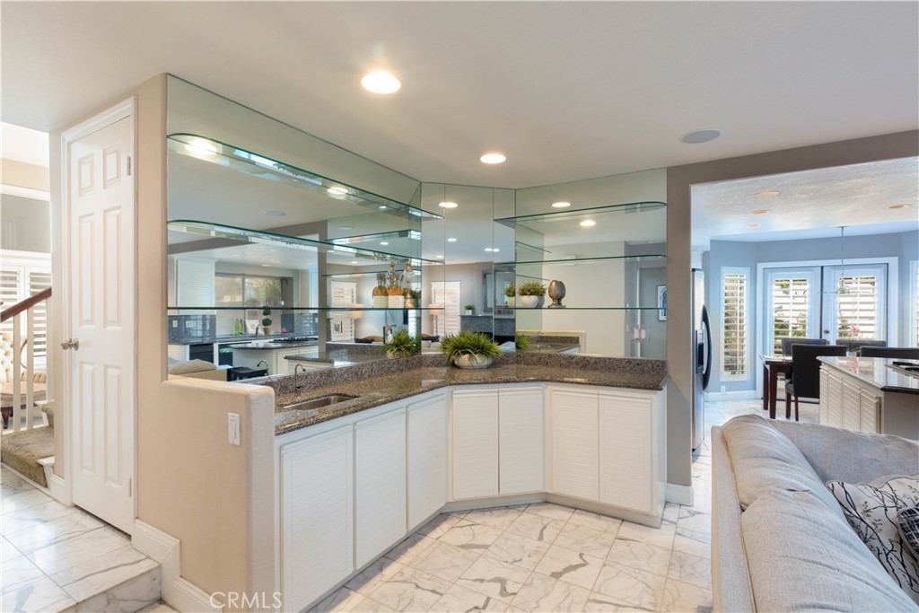 2101 Calavera Circle