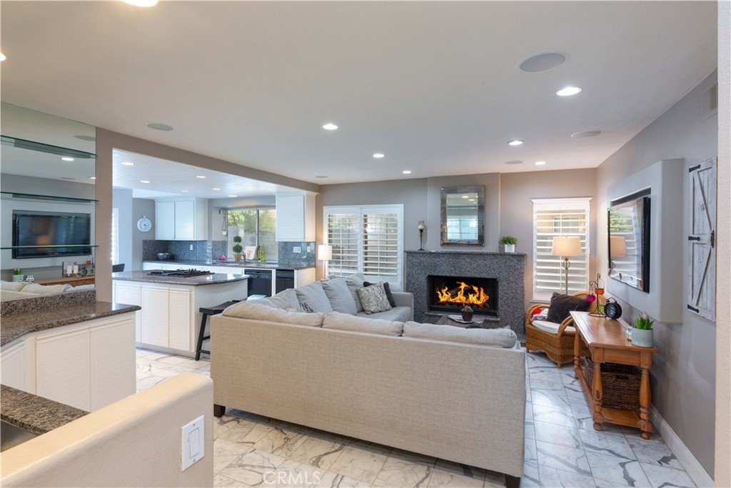 2101 Calavera Circle