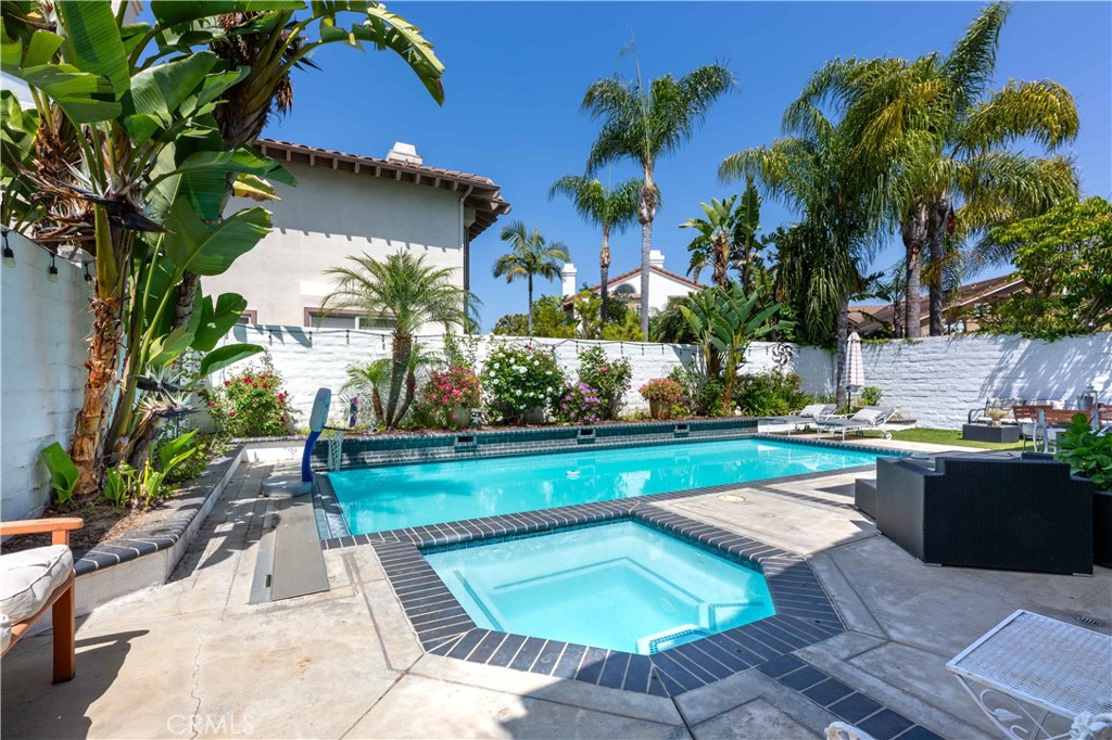 2101 Calavera Circle