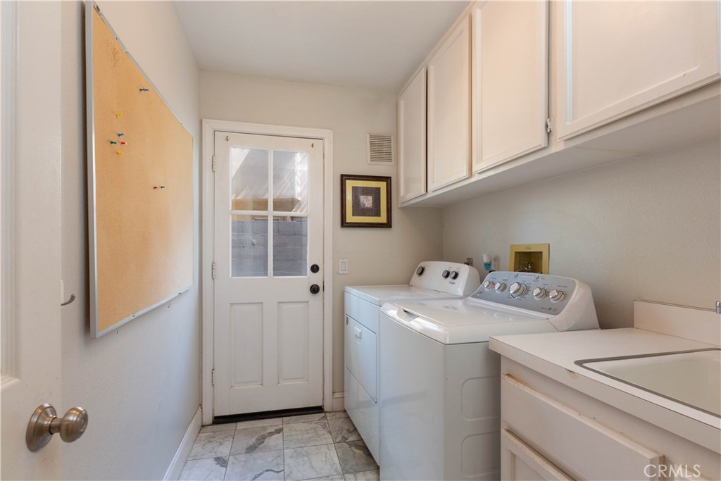 2101 Calavera Circle