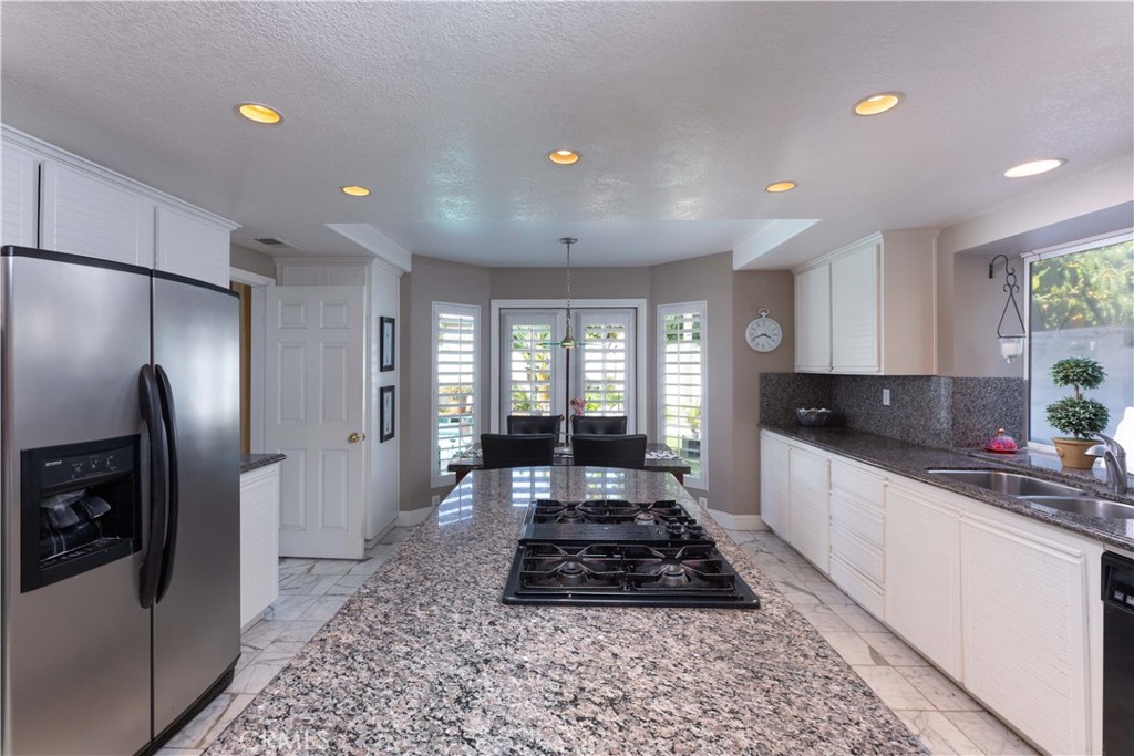 2101 Calavera Circle