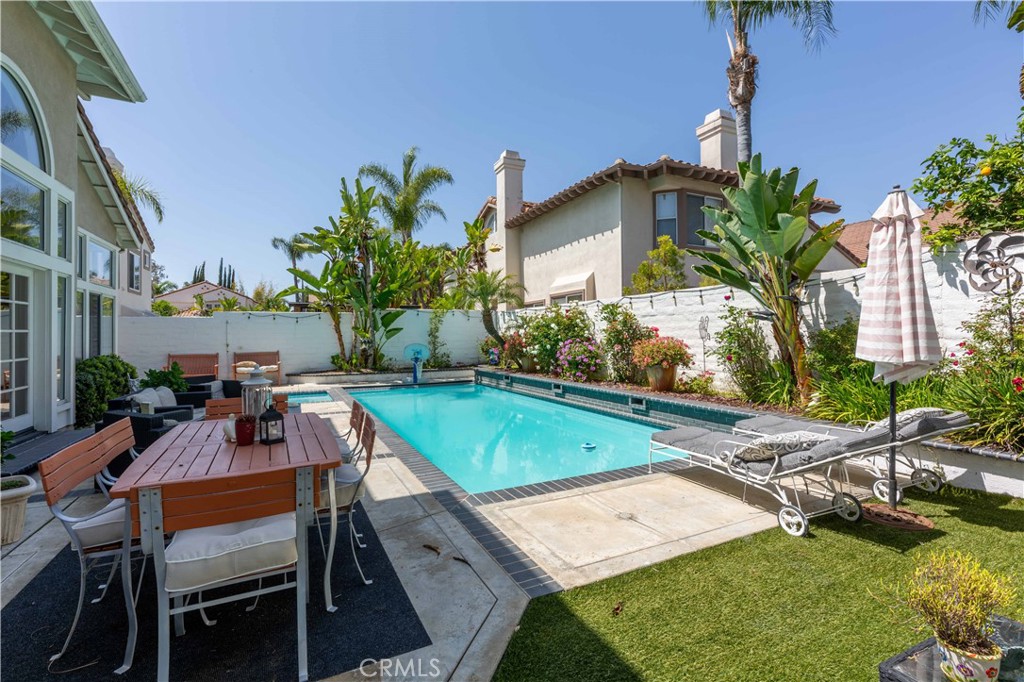 2101 Calavera Circle