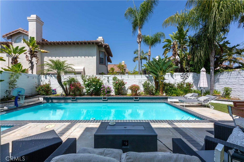 2101 Calavera Circle