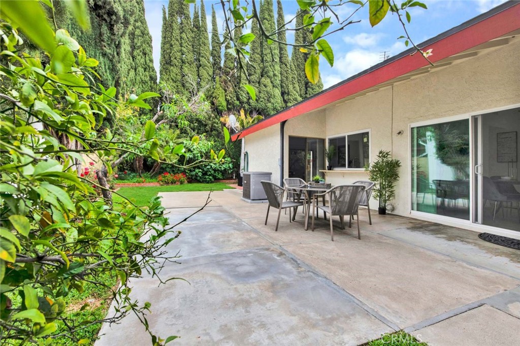 1406 S Amberwick Lane