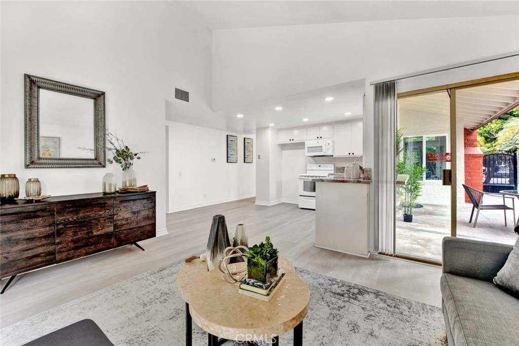 1406 S Amberwick Lane