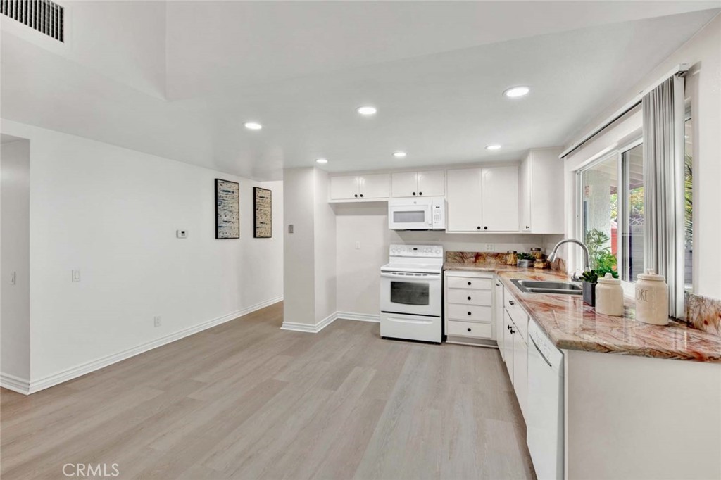 1406 S Amberwick Lane