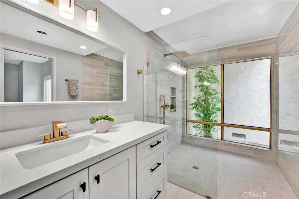 1406 S Amberwick Lane