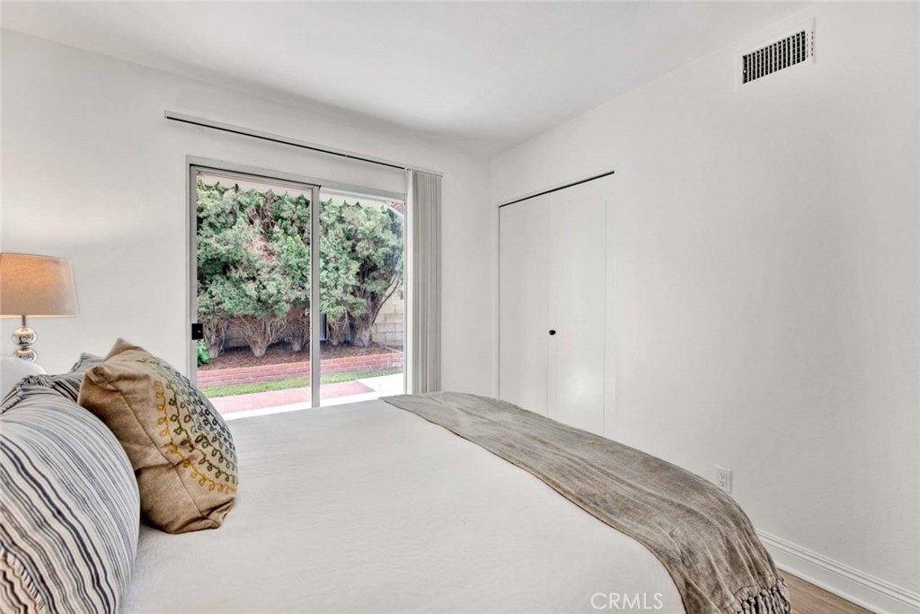 1406 S Amberwick Lane