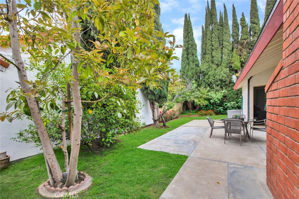 1406 S Amberwick Lane