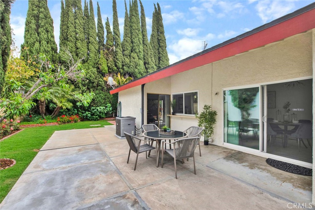 1406 S Amberwick Lane