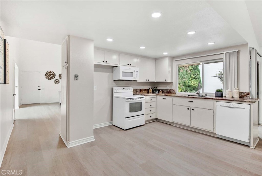 1406 S Amberwick Lane