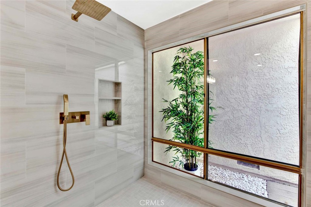 1406 S Amberwick Lane