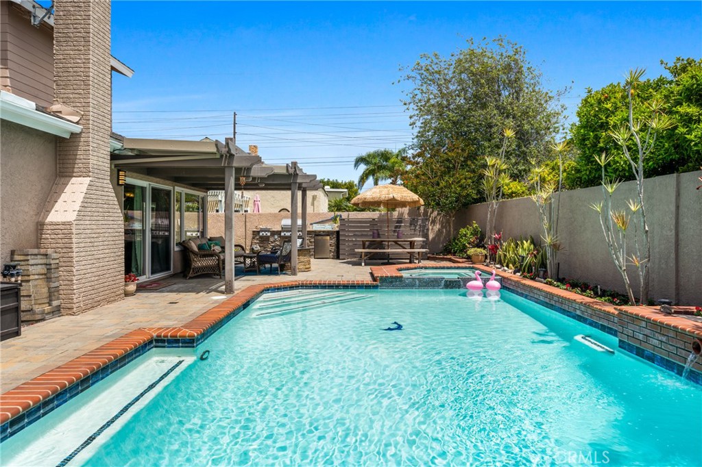 8572 Whitesails Circle