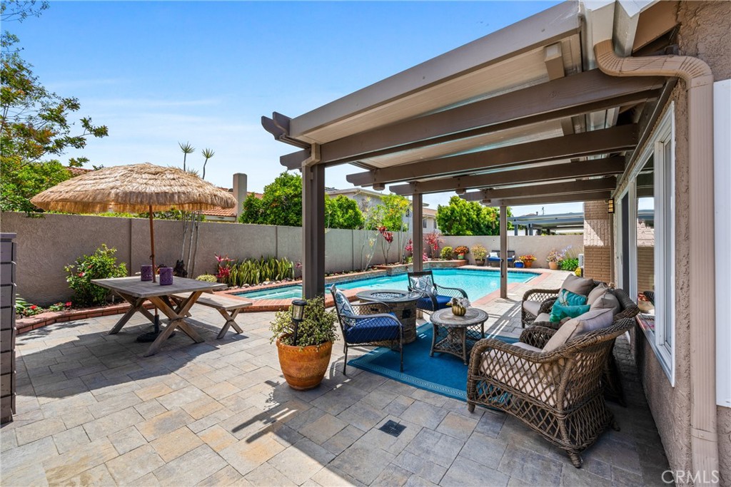 8572 Whitesails Circle