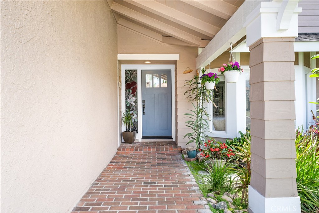 8572 Whitesails Circle