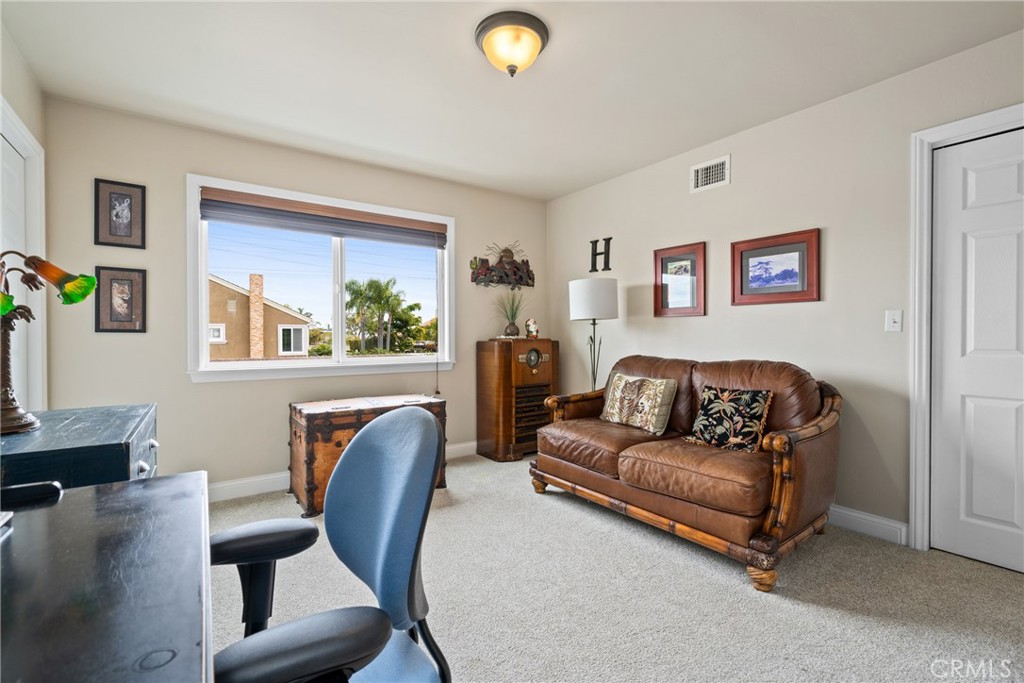 8572 Whitesails Circle