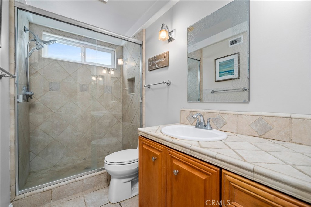 8572 Whitesails Circle