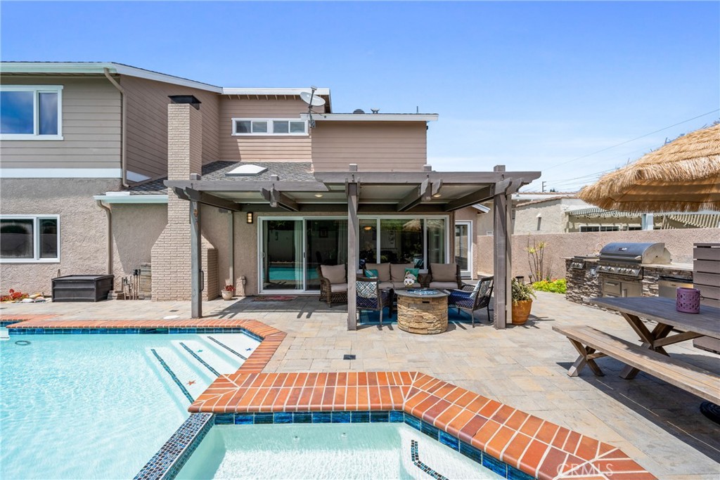 8572 Whitesails Circle