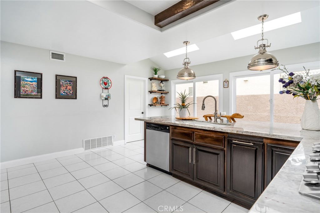 8572 Whitesails Circle