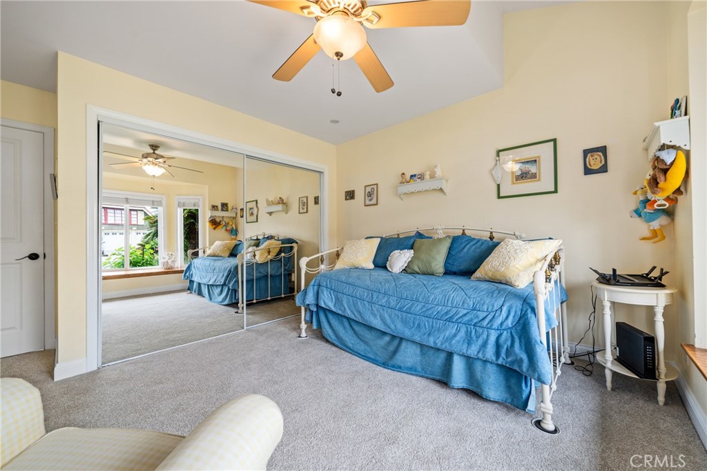 8572 Whitesails Circle