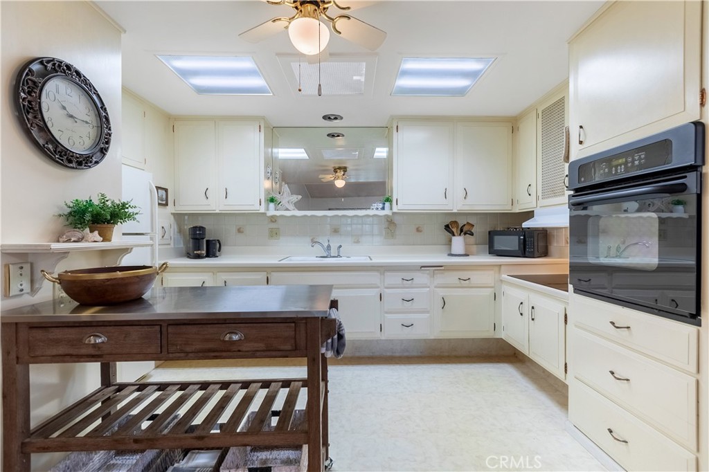 13601 Cedarcrest 100-i