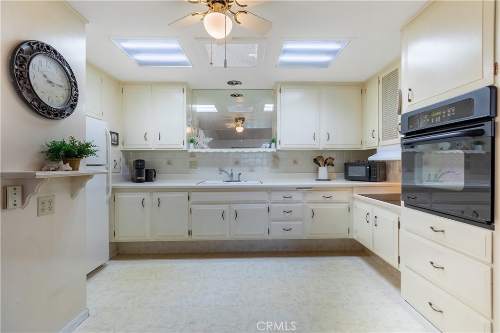 13601 Cedarcrest 100-i