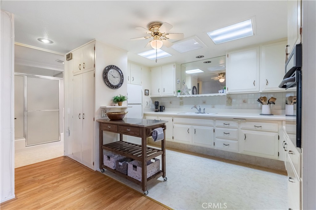 13601 Cedarcrest 100-i