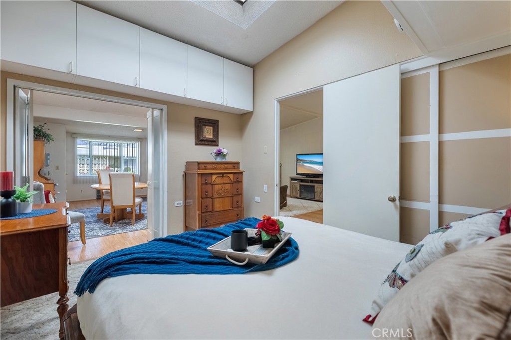 13601 Cedarcrest 100-i