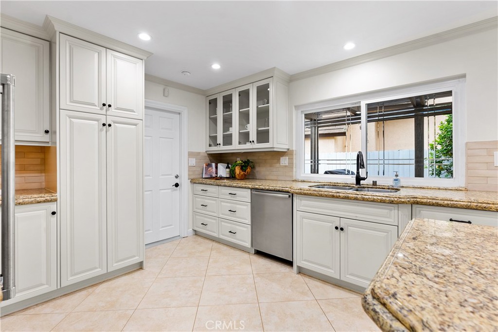 5901 Gloxinia Drive