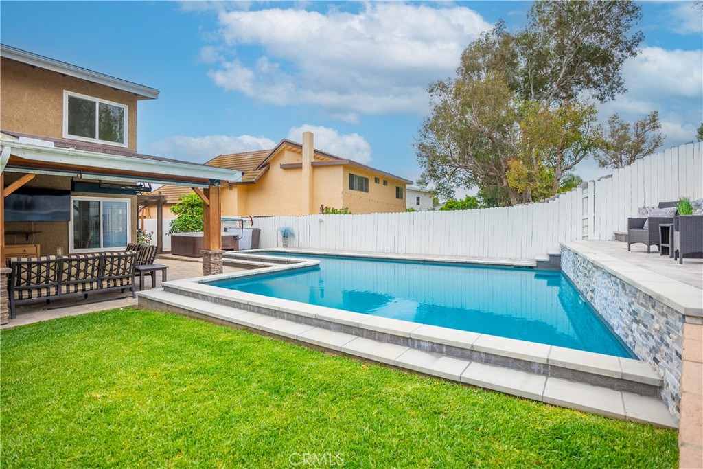 5901 Gloxinia Drive