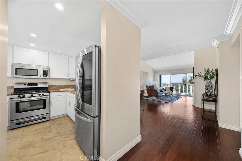 1414 Brett Place 330