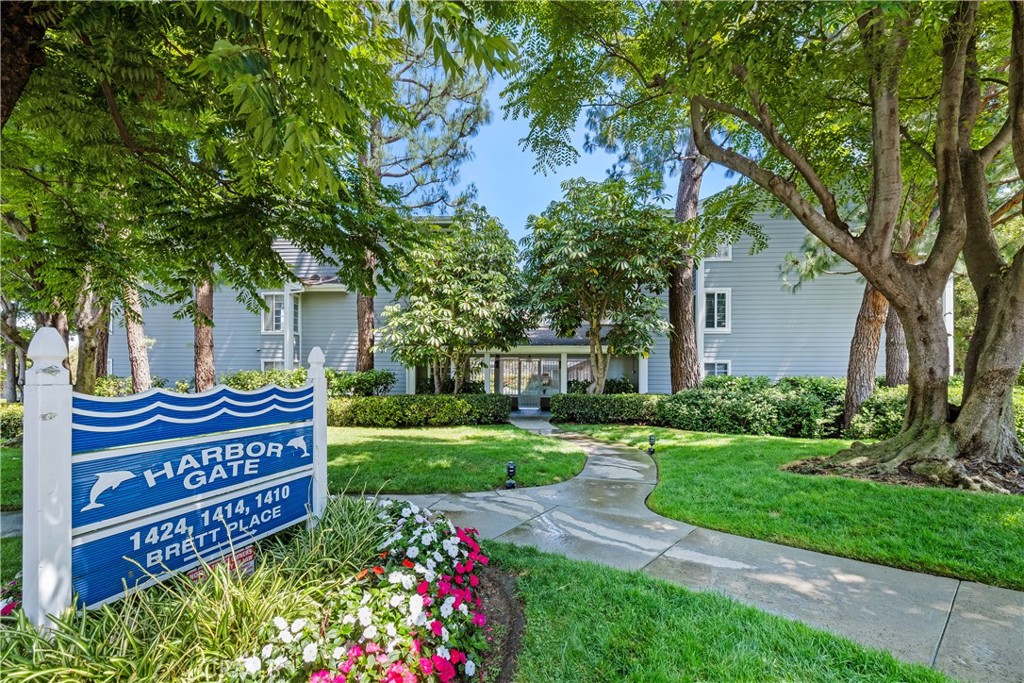 1414 Brett Place 330