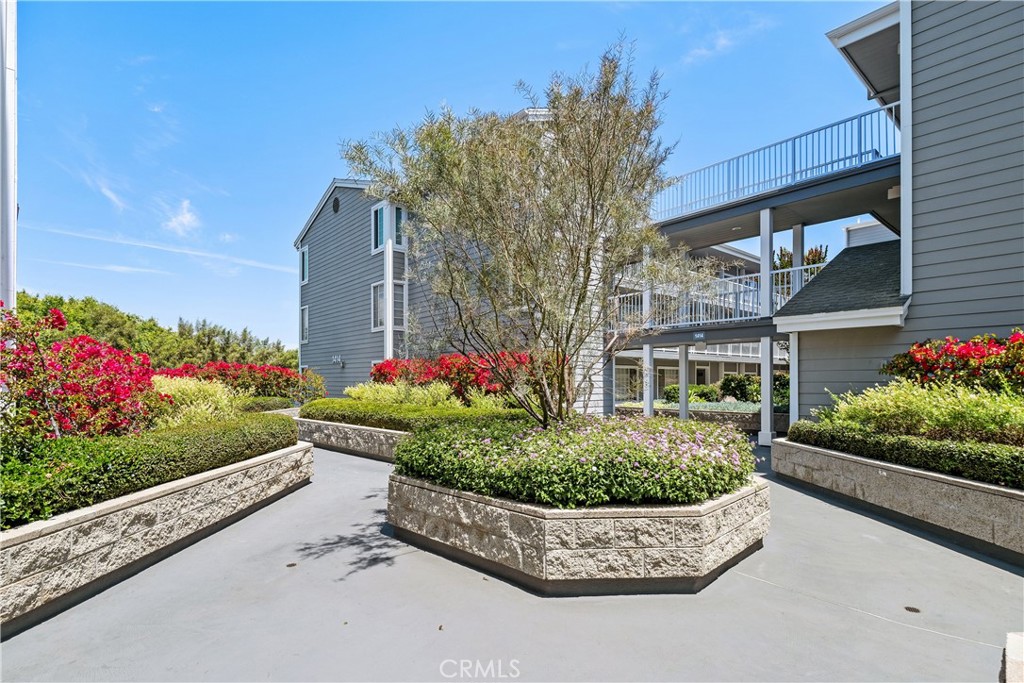 1414 Brett Place 330