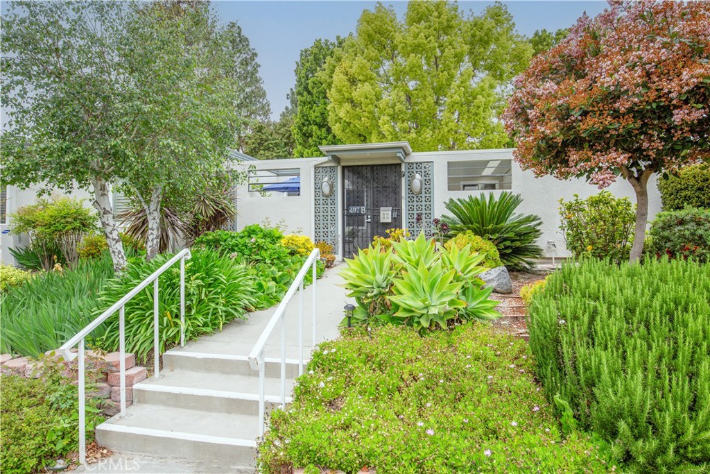 497 Avenida Sevilla B