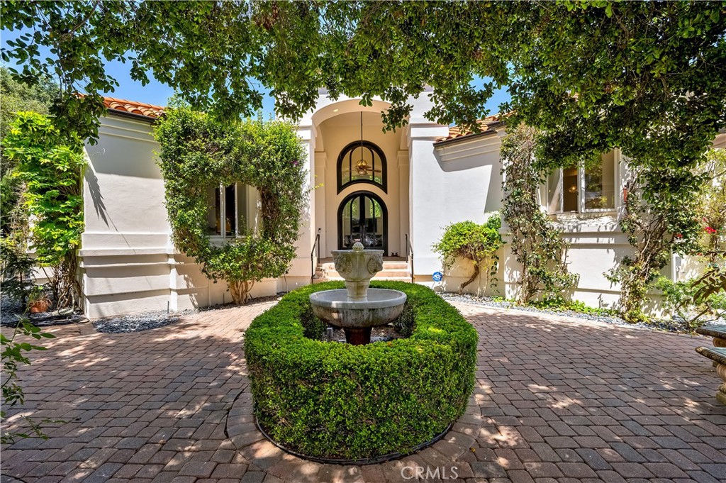 11200 Fox Springs